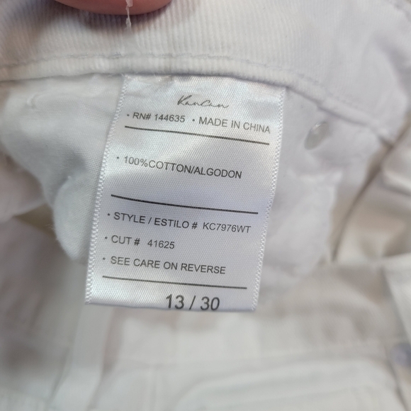 KanCan Hope White Distressed High Rise Mom Jeans Size 13 / 30 - Picture 5 of 11